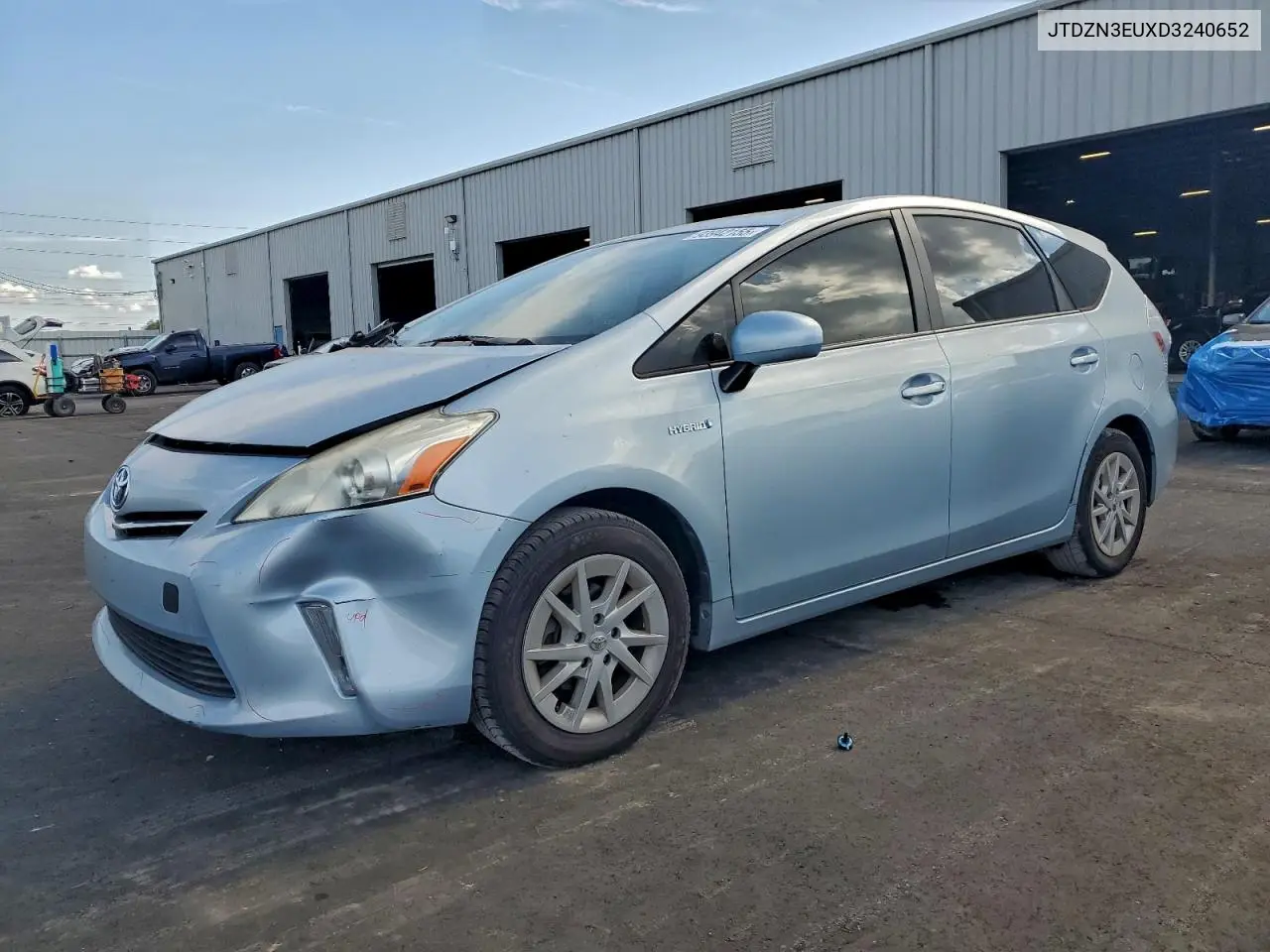 JTDZN3EUXD3240652 2013 Toyota Prius V