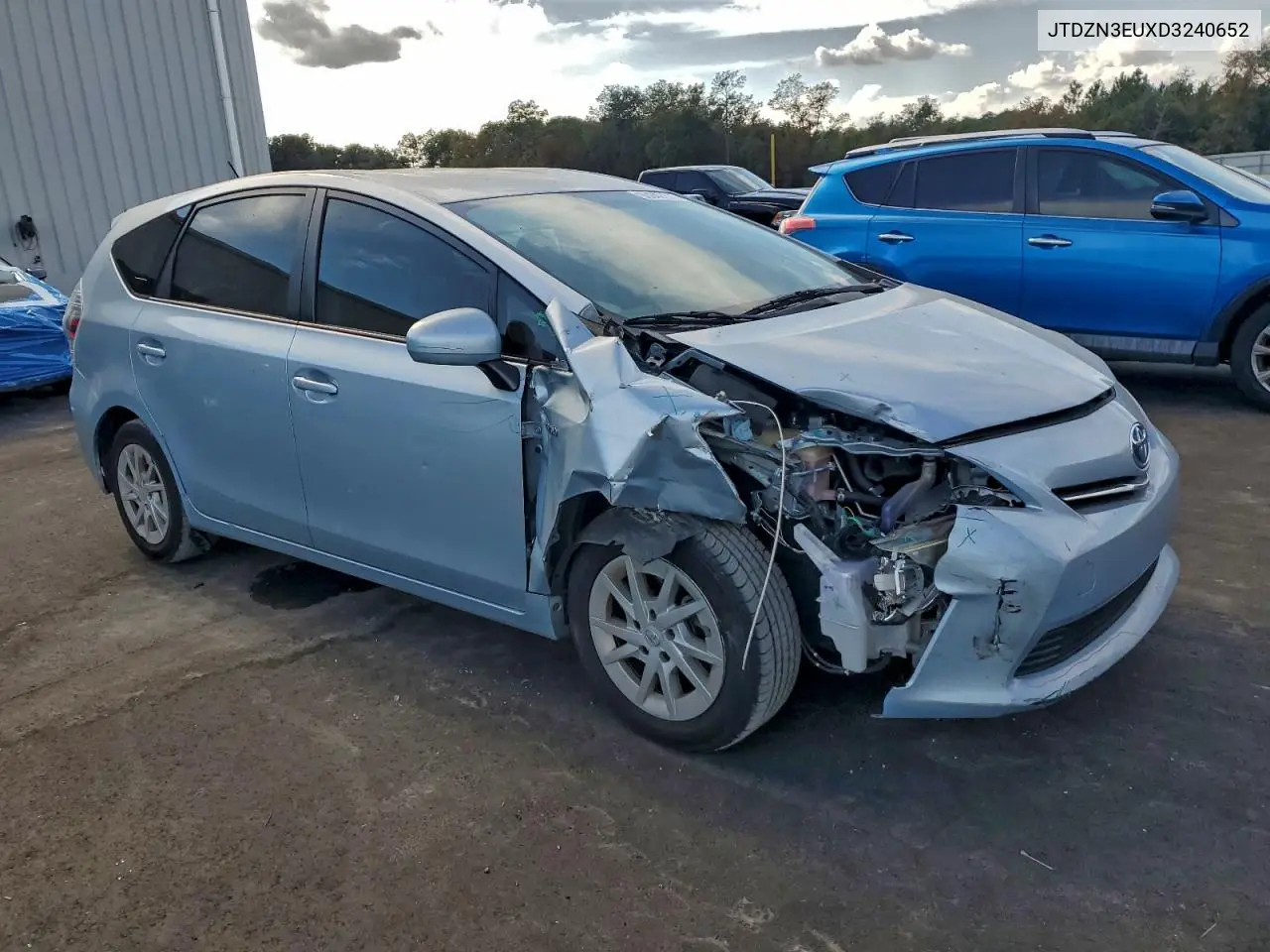 JTDZN3EUXD3240652 2013 Toyota Prius V