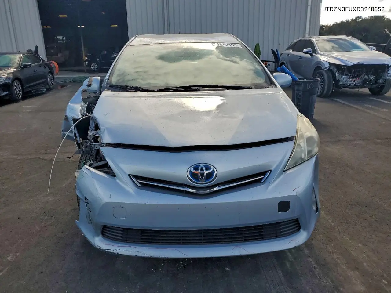 JTDZN3EUXD3240652 2013 Toyota Prius V