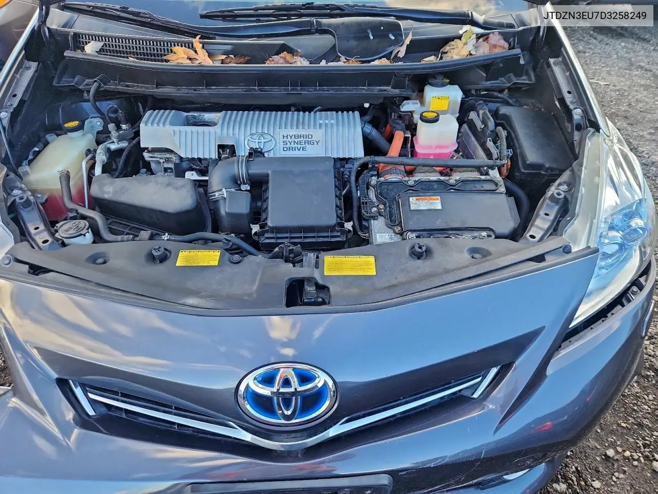JTDZN3EU7D3258249 2013 Toyota Prius V