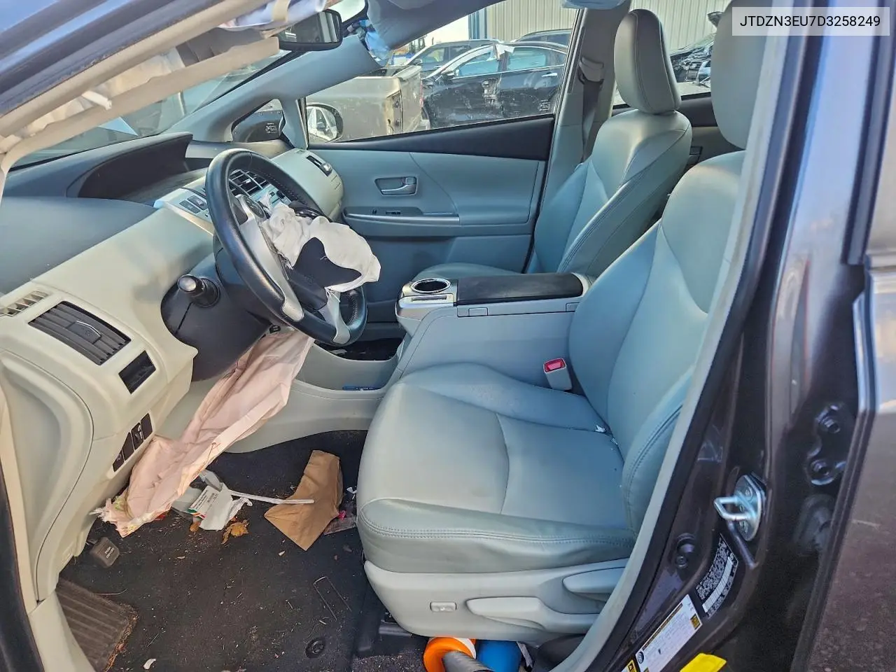 JTDZN3EU7D3258249 2013 Toyota Prius V