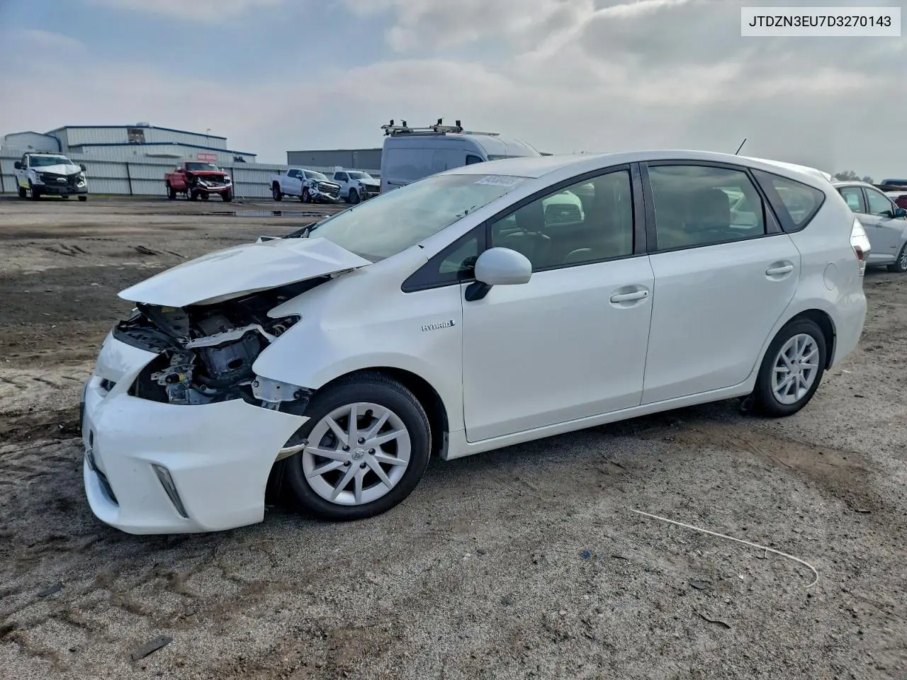 JTDZN3EU7D3270143 2013 Toyota Prius V Three