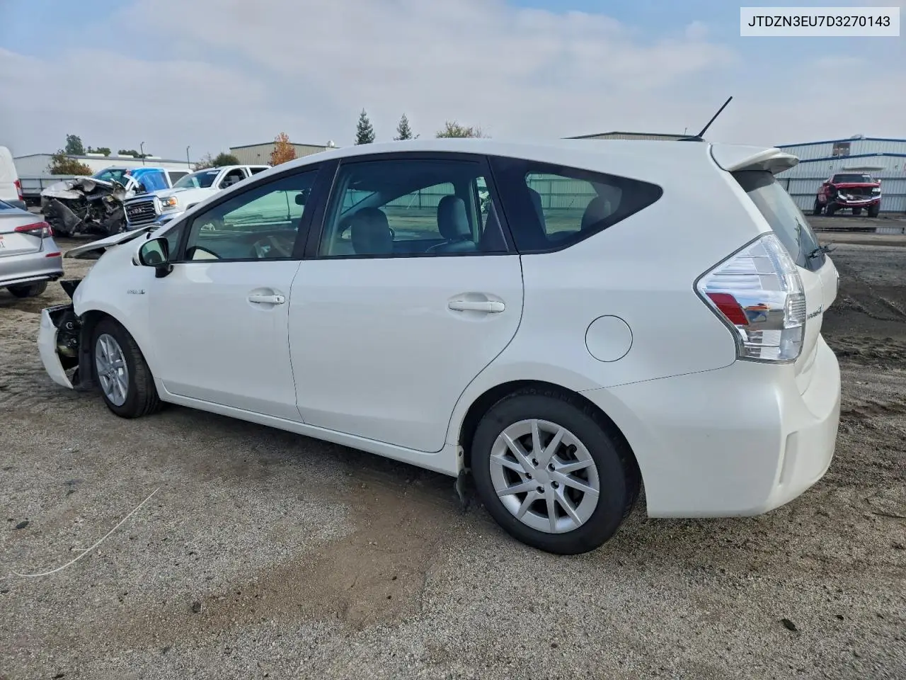JTDZN3EU7D3270143 2013 Toyota Prius V Three