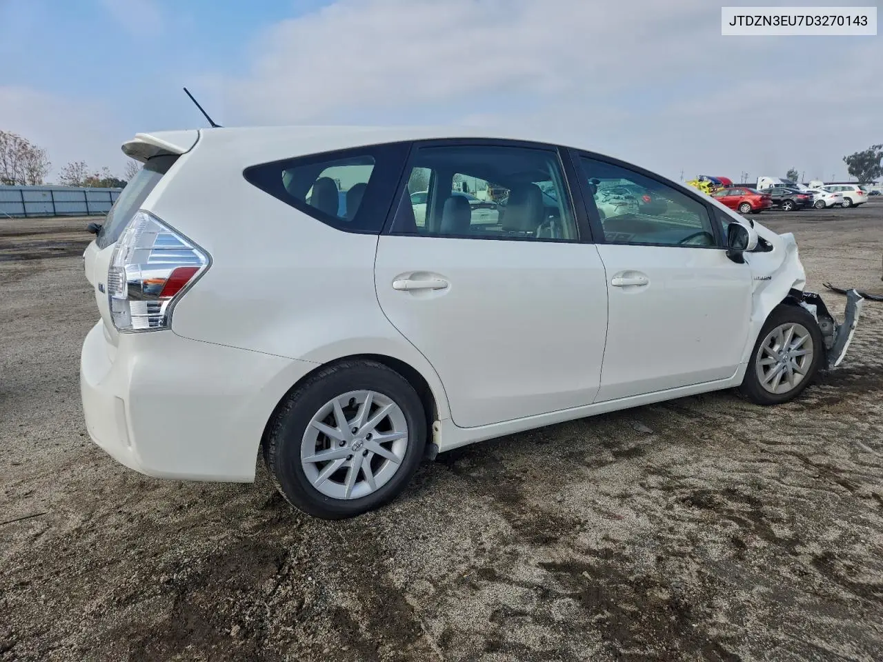 JTDZN3EU7D3270143 2013 Toyota Prius V Three