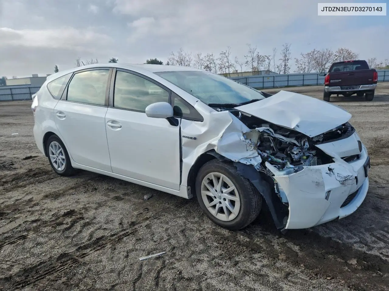 JTDZN3EU7D3270143 2013 Toyota Prius V Three