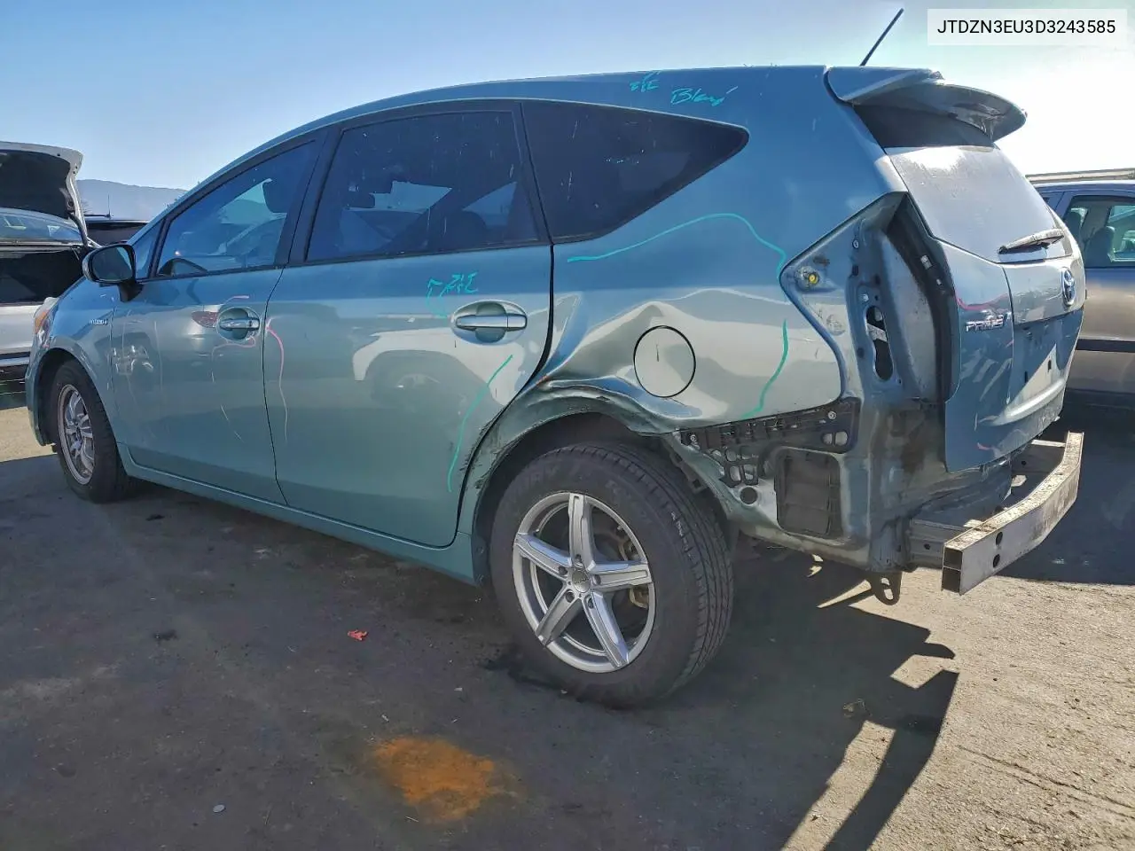 JTDZN3EU3D3243585 2013 Toyota Prius V