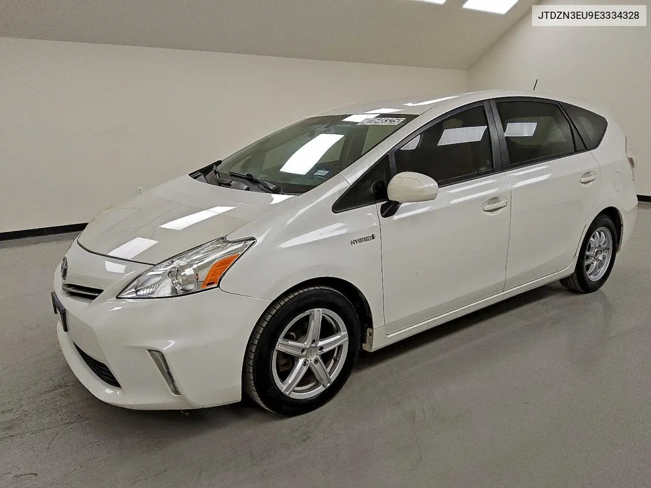 JTDZN3EU9E3334328 2014 Toyota Prius V