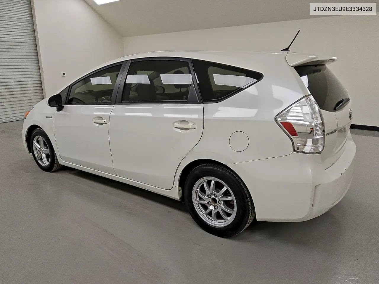 JTDZN3EU9E3334328 2014 Toyota Prius V