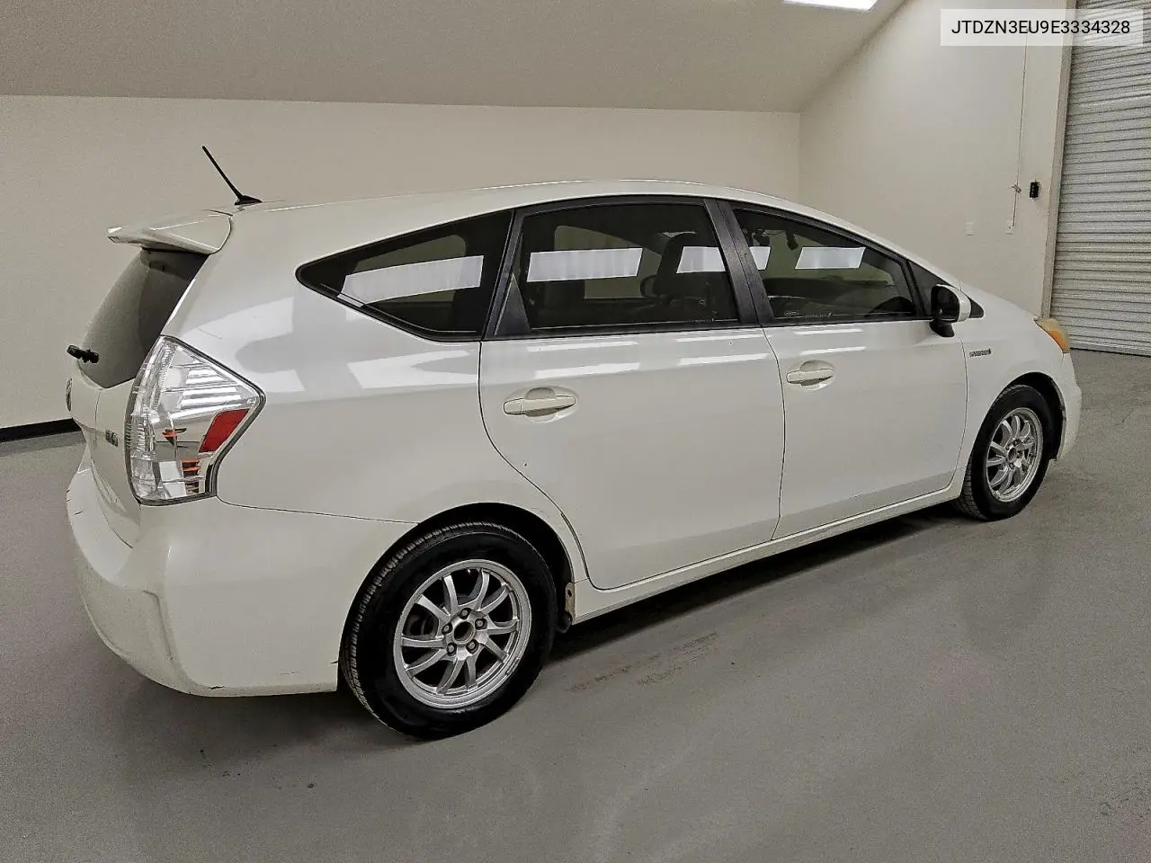 JTDZN3EU9E3334328 2014 Toyota Prius V