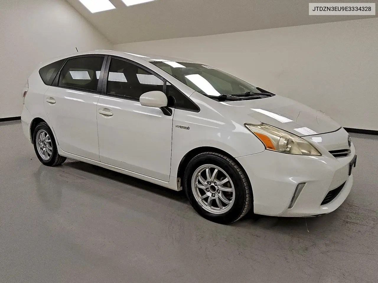 JTDZN3EU9E3334328 2014 Toyota Prius V