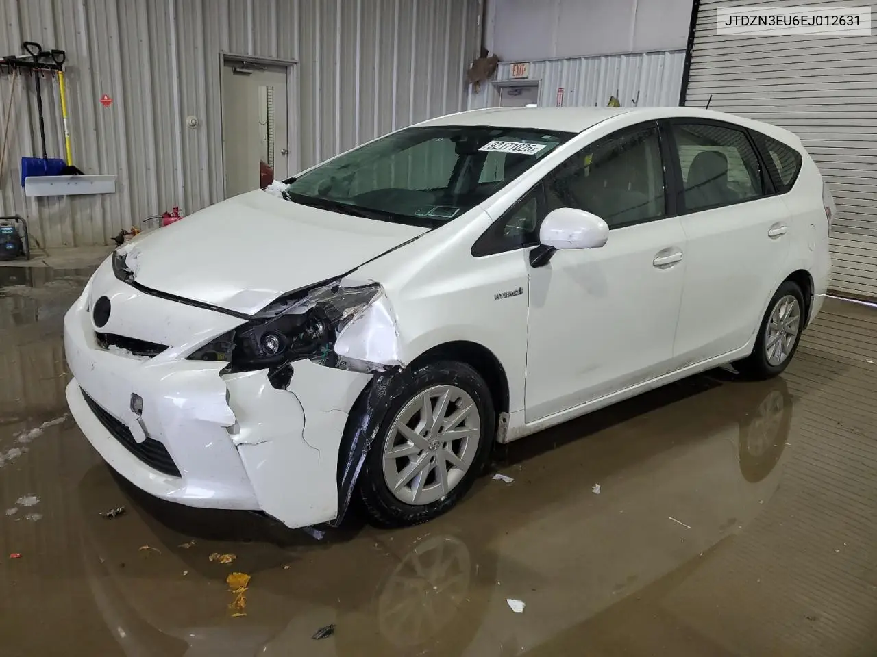 JTDZN3EU6EJ012631 2014 Toyota Prius V