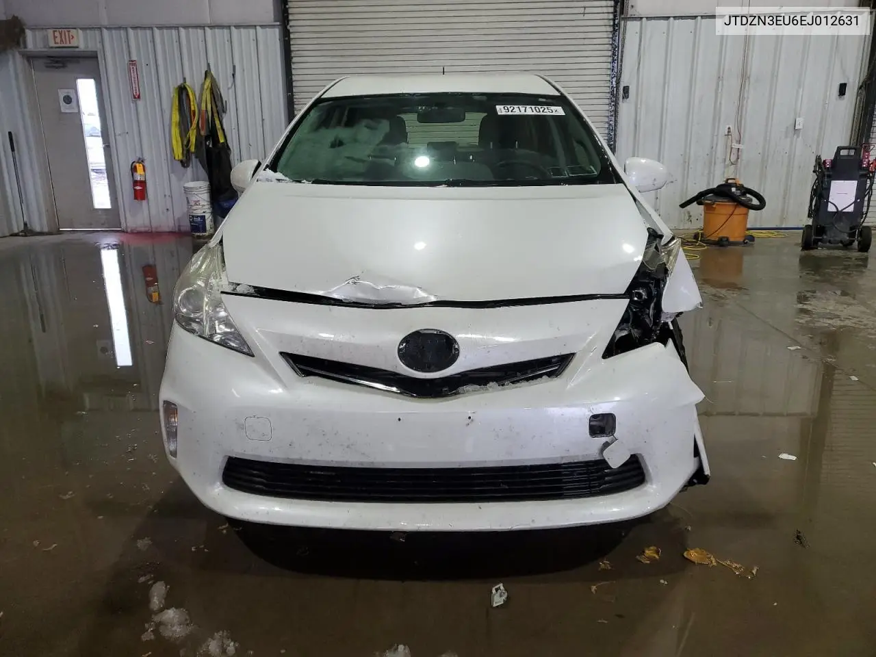 JTDZN3EU6EJ012631 2014 Toyota Prius V