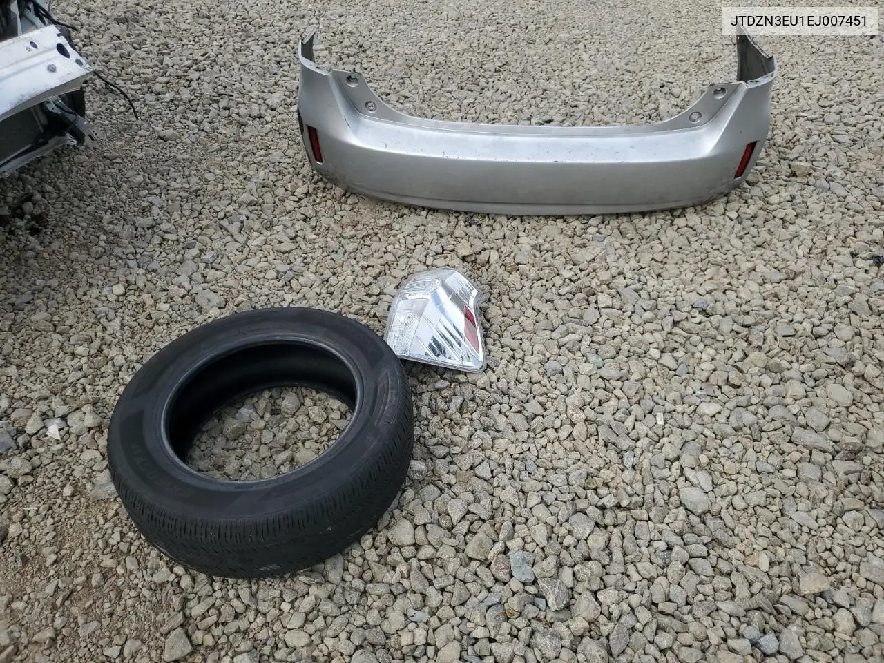 JTDZN3EU1EJ007451 2014 Toyota Prius V