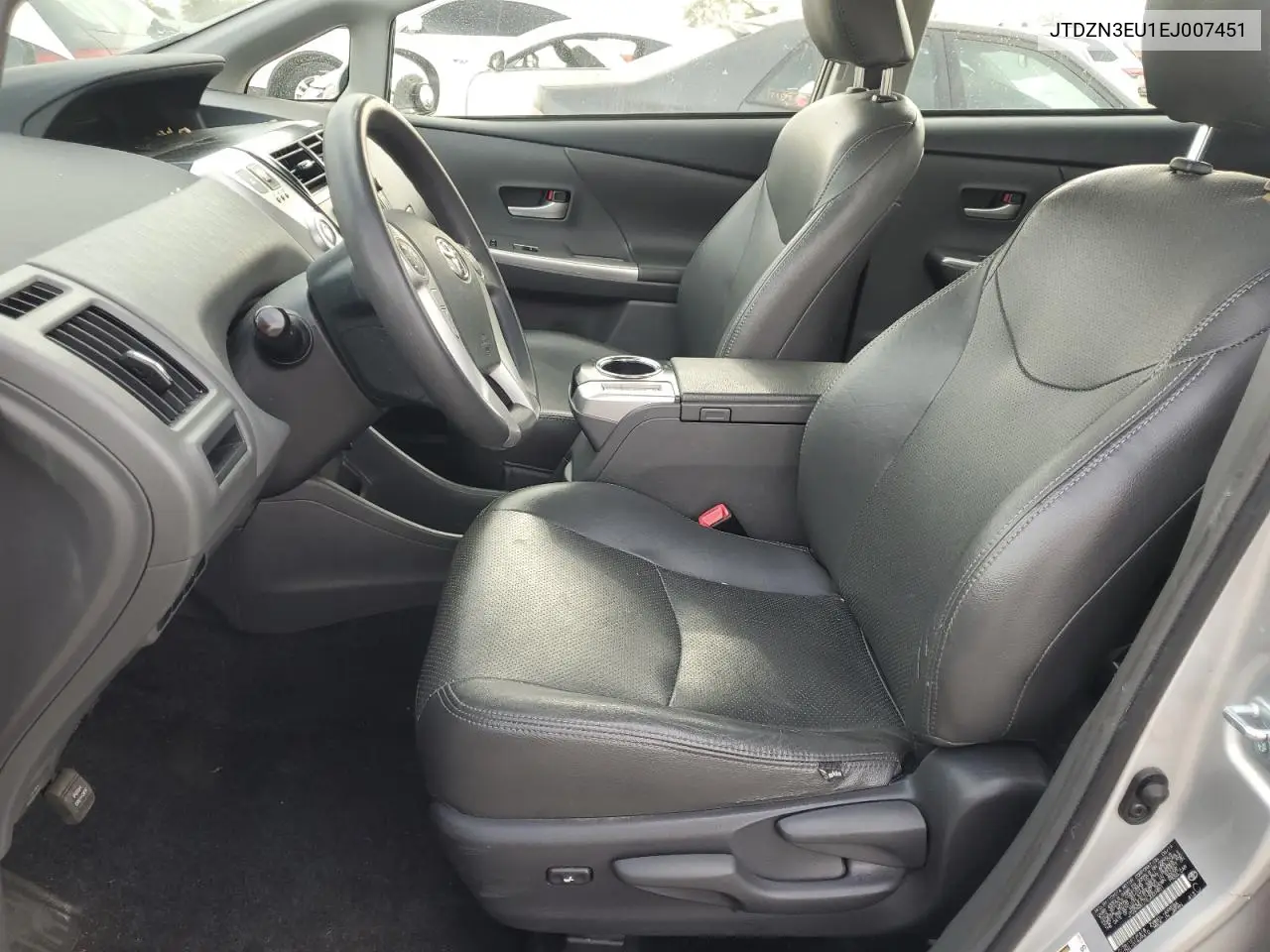 JTDZN3EU1EJ007451 2014 Toyota Prius V