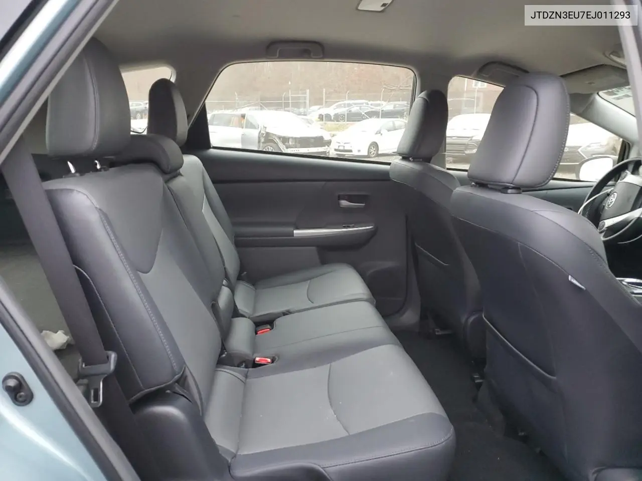 JTDZN3EU7EJ011293 2014 Toyota Prius V
