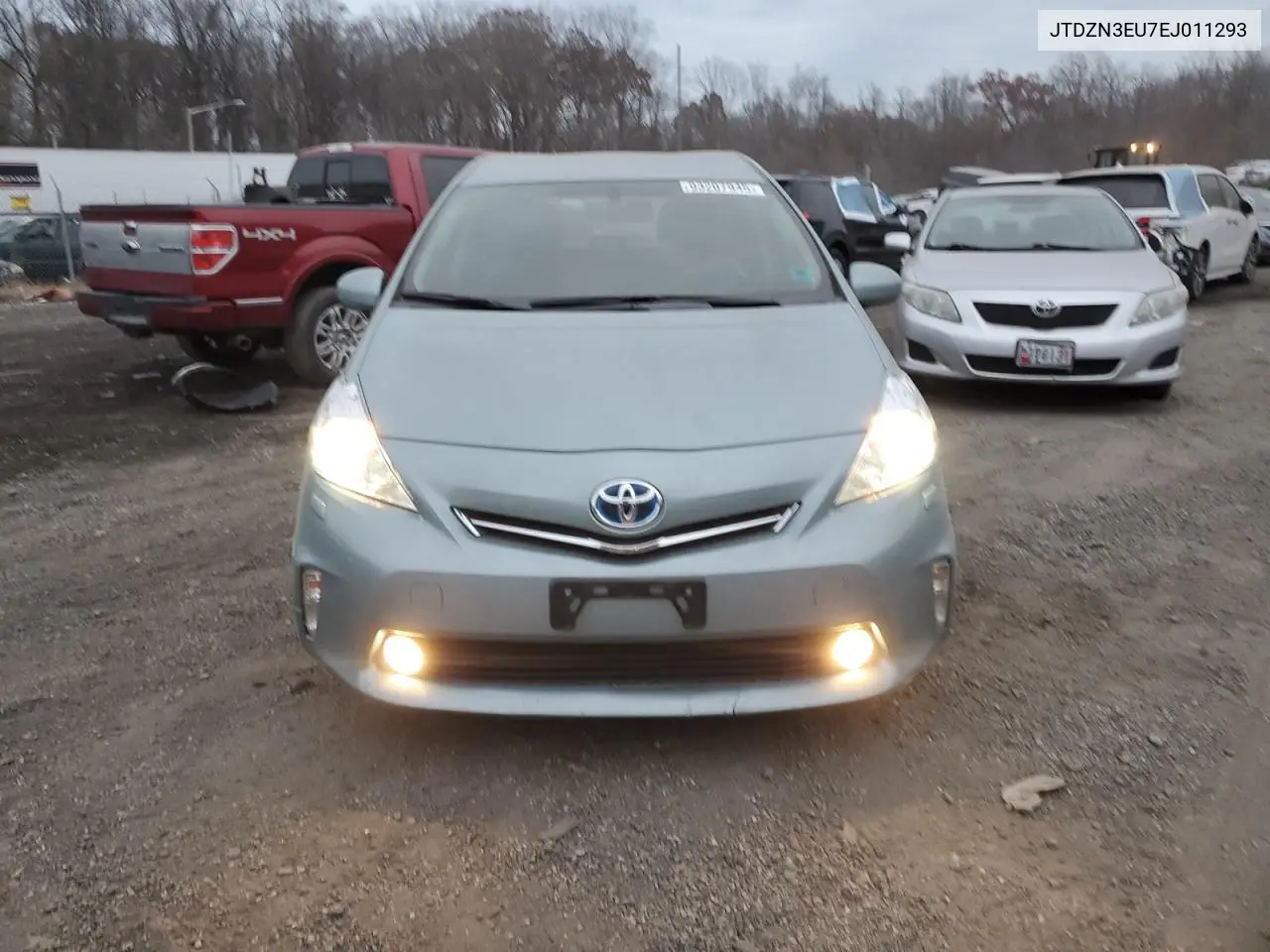 JTDZN3EU7EJ011293 2014 Toyota Prius V