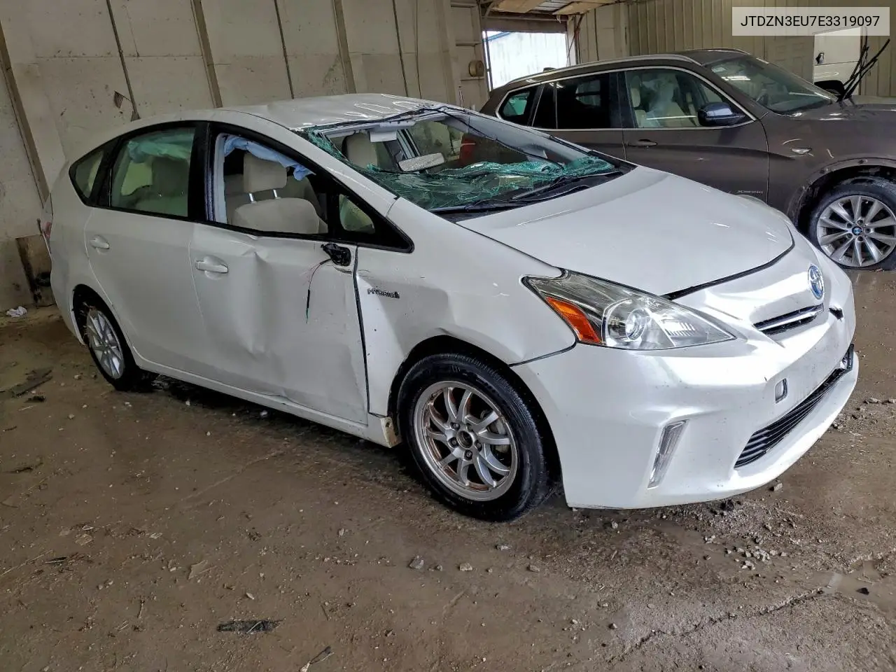 JTDZN3EU7E3319097 2014 Toyota Prius V