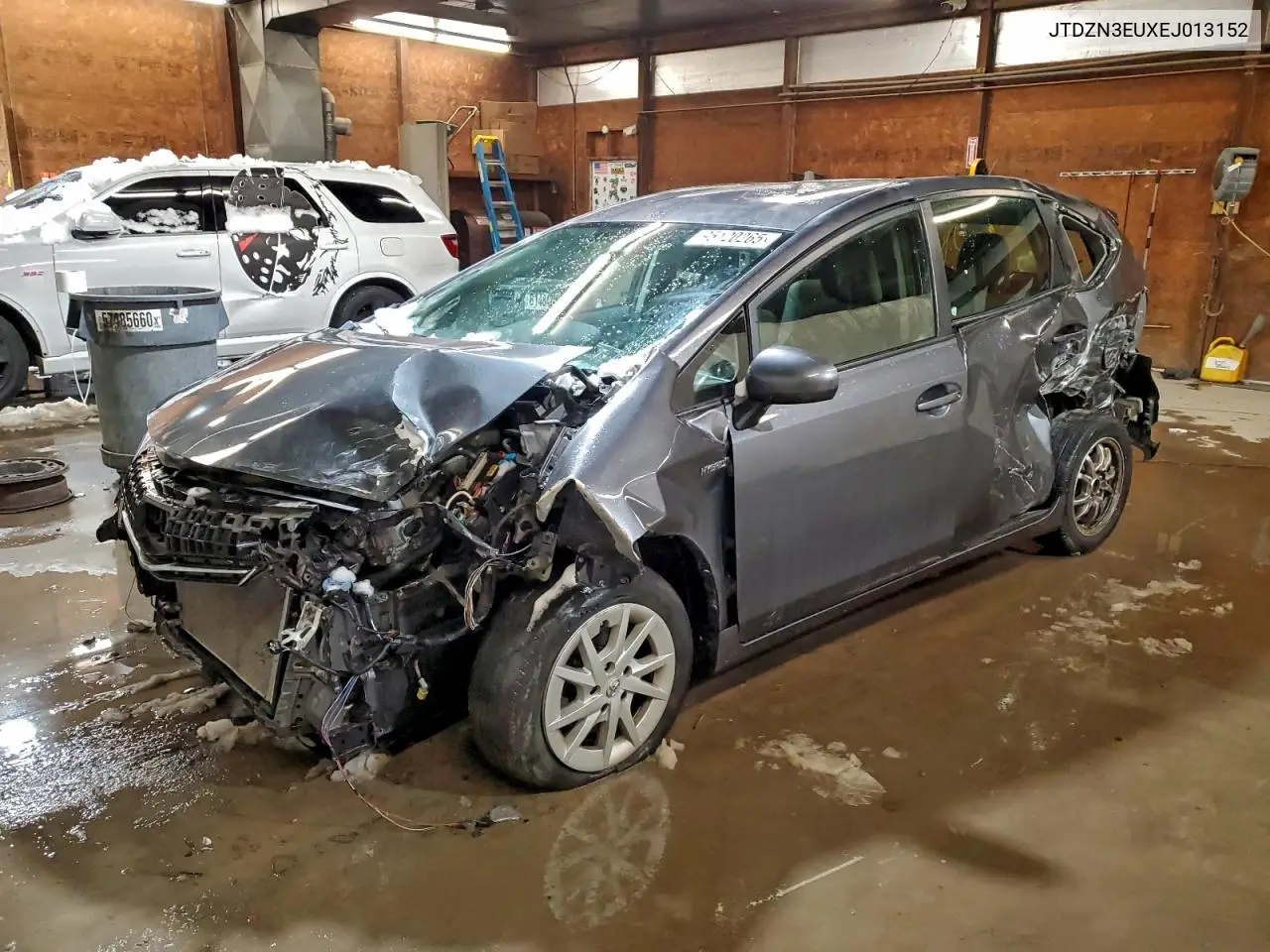 JTDZN3EUXEJ013152 2014 Toyota Prius V