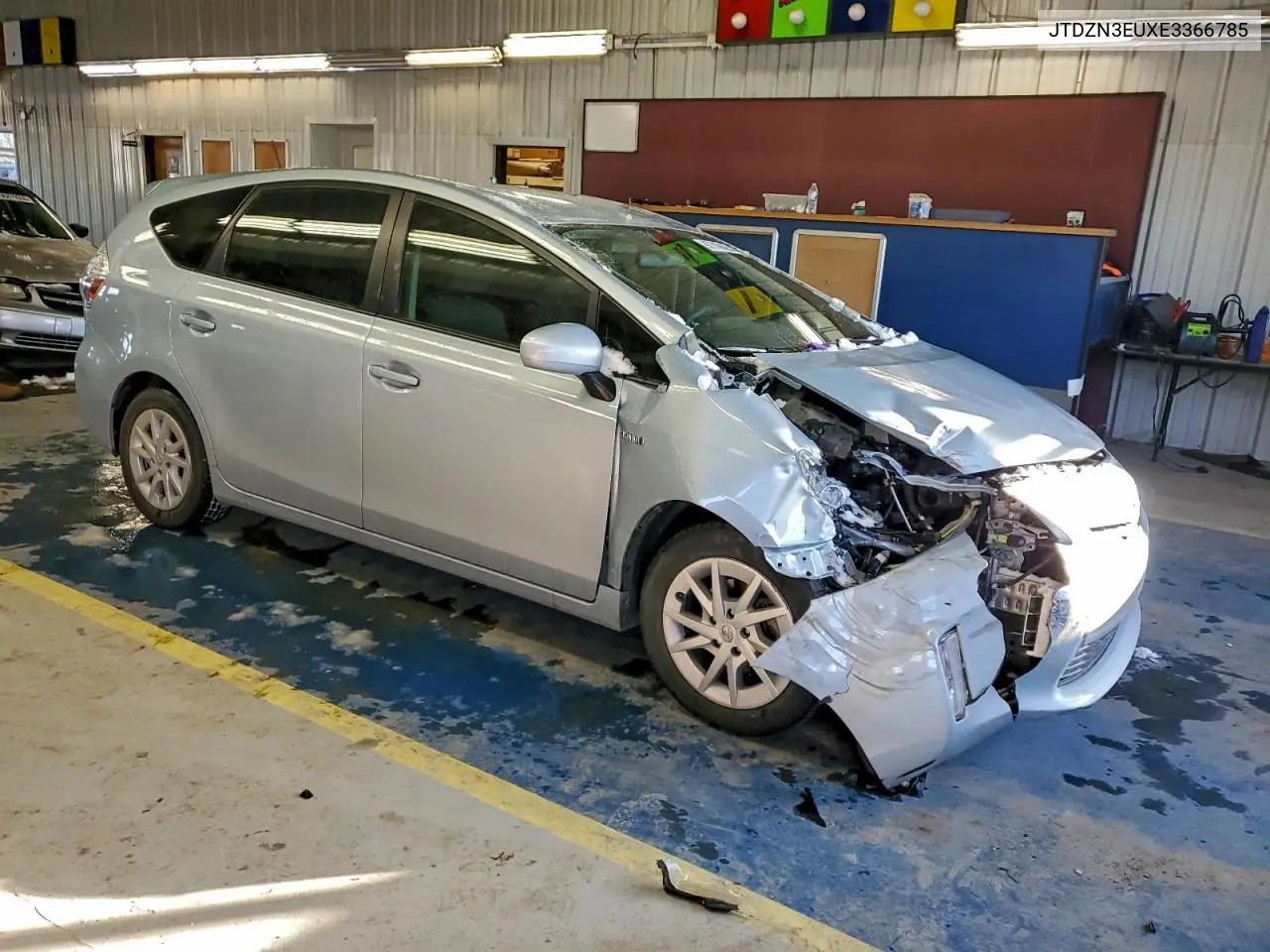 JTDZN3EUXE3366785 2014 Toyota Prius V