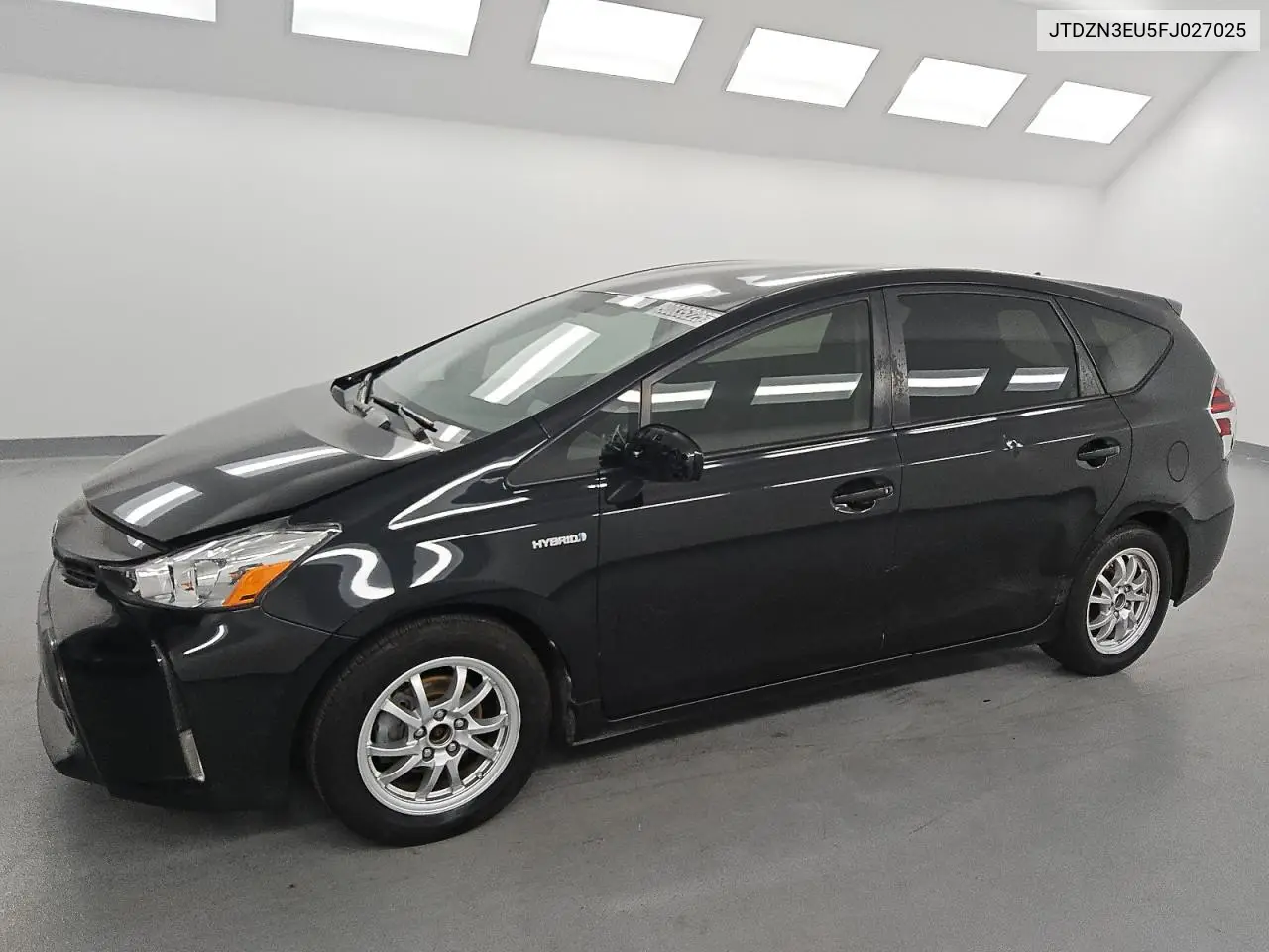 JTDZN3EU5FJ027025 2015 Toyota Prius V