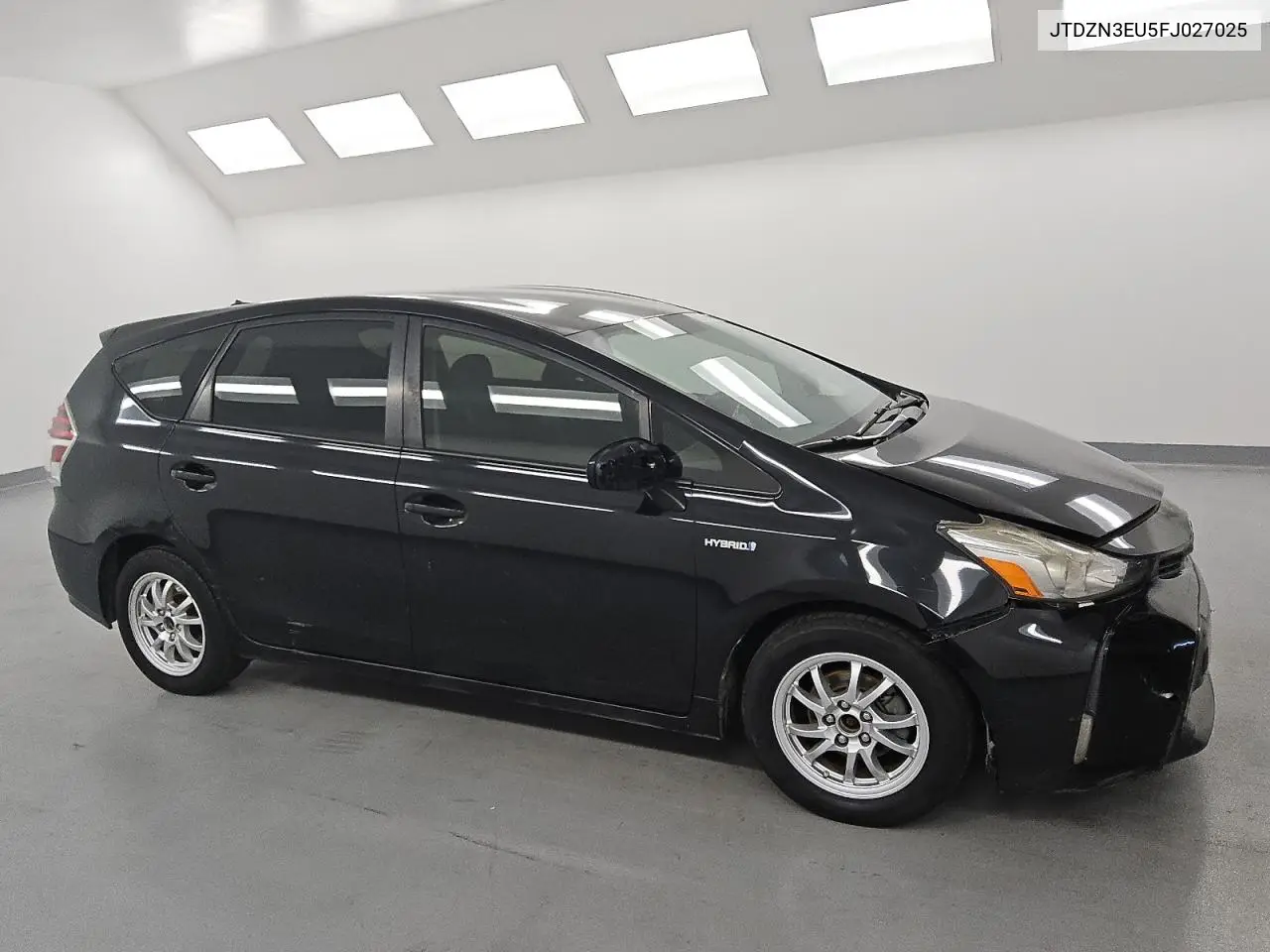 JTDZN3EU5FJ027025 2015 Toyota Prius V