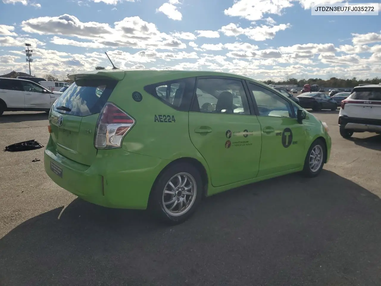 JTDZN3EU7FJ035272 2015 Toyota Prius V
