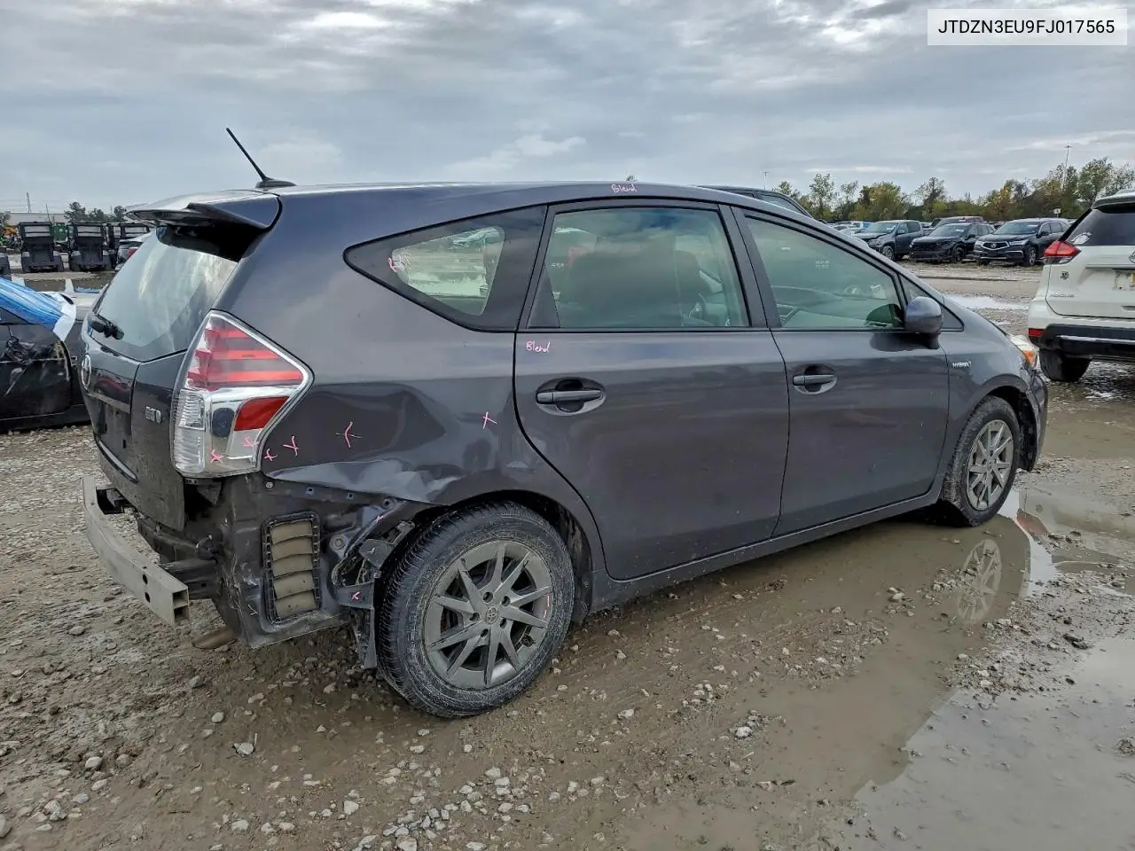 JTDZN3EU9FJ017565 2015 Toyota Prius V