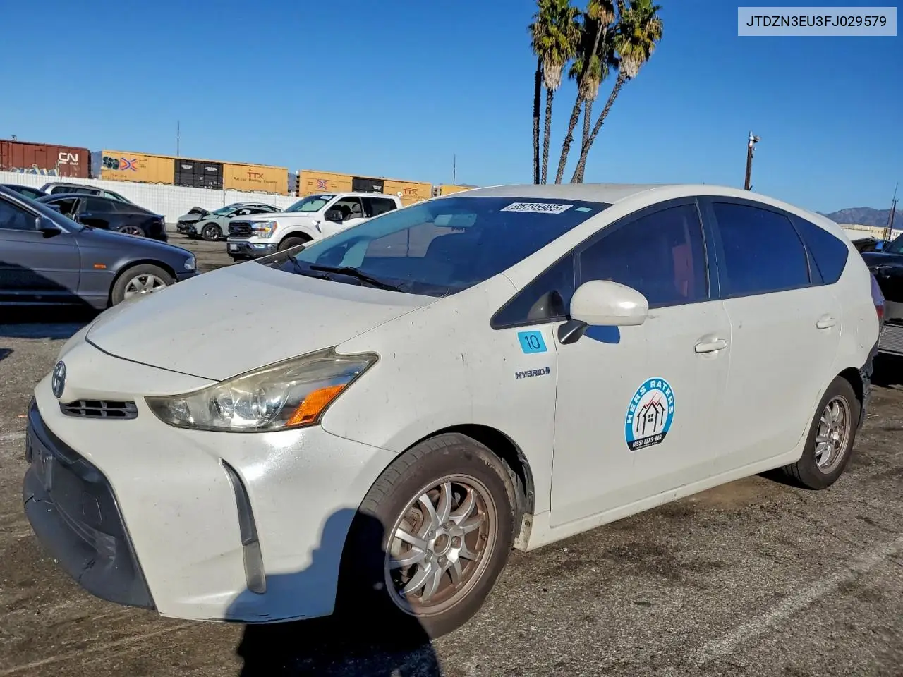 JTDZN3EU3FJ029579 2015 Toyota Prius V