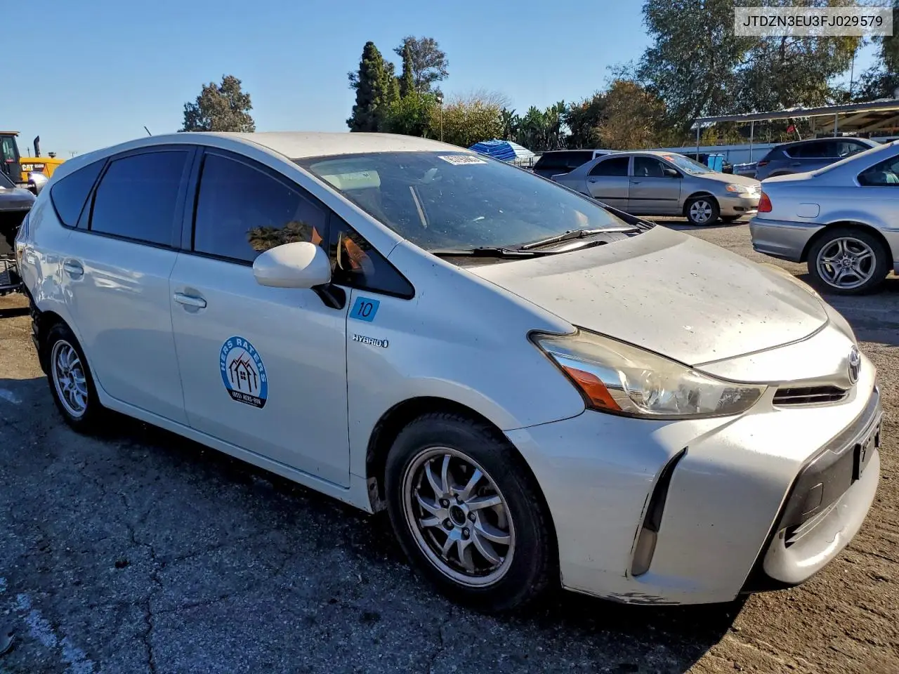 JTDZN3EU3FJ029579 2015 Toyota Prius V