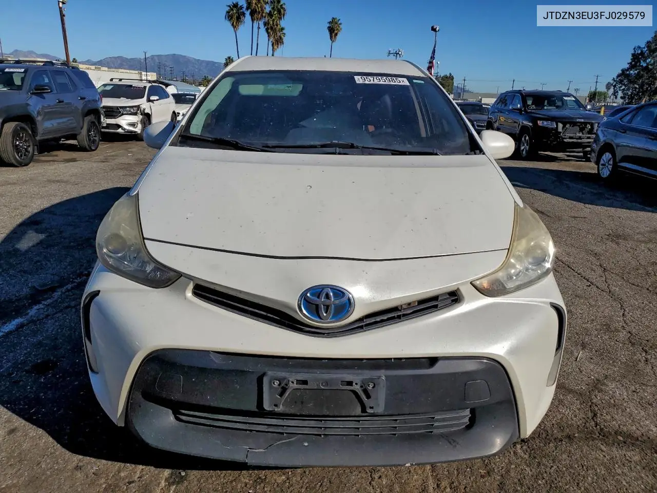 JTDZN3EU3FJ029579 2015 Toyota Prius V