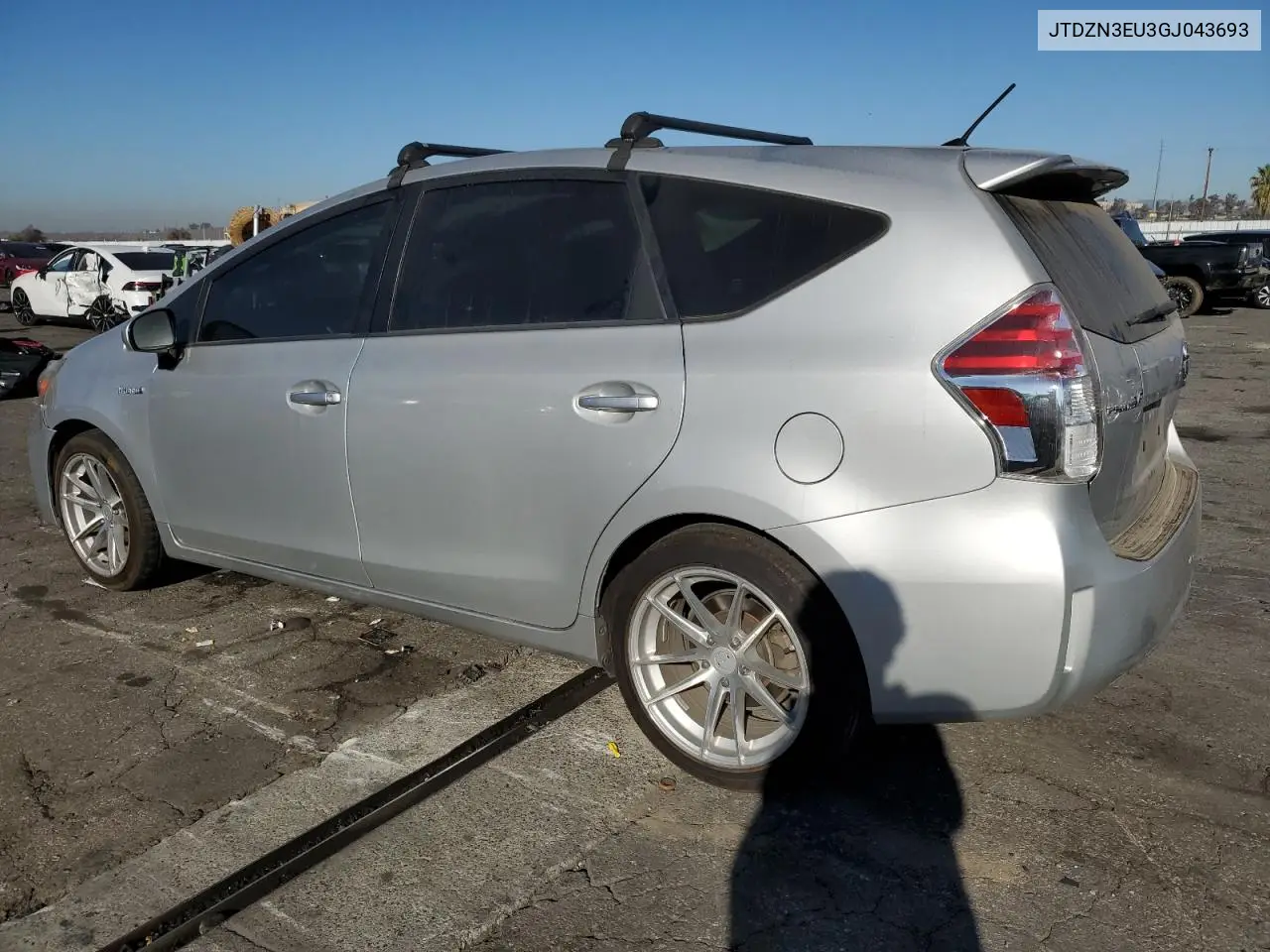 JTDZN3EU3GJ043693 2016 Toyota Prius V