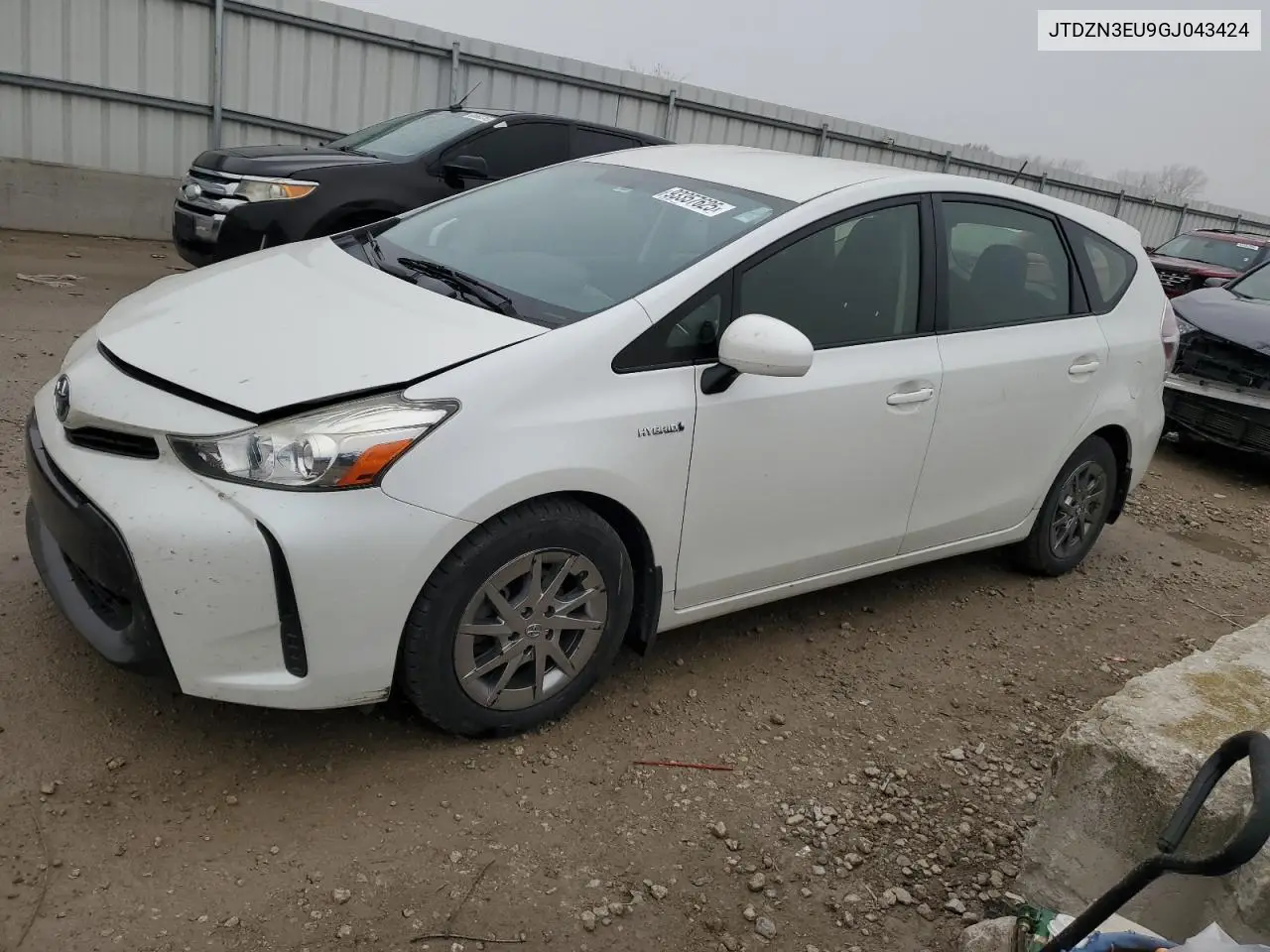 JTDZN3EU9GJ043424 2016 Toyota Prius V