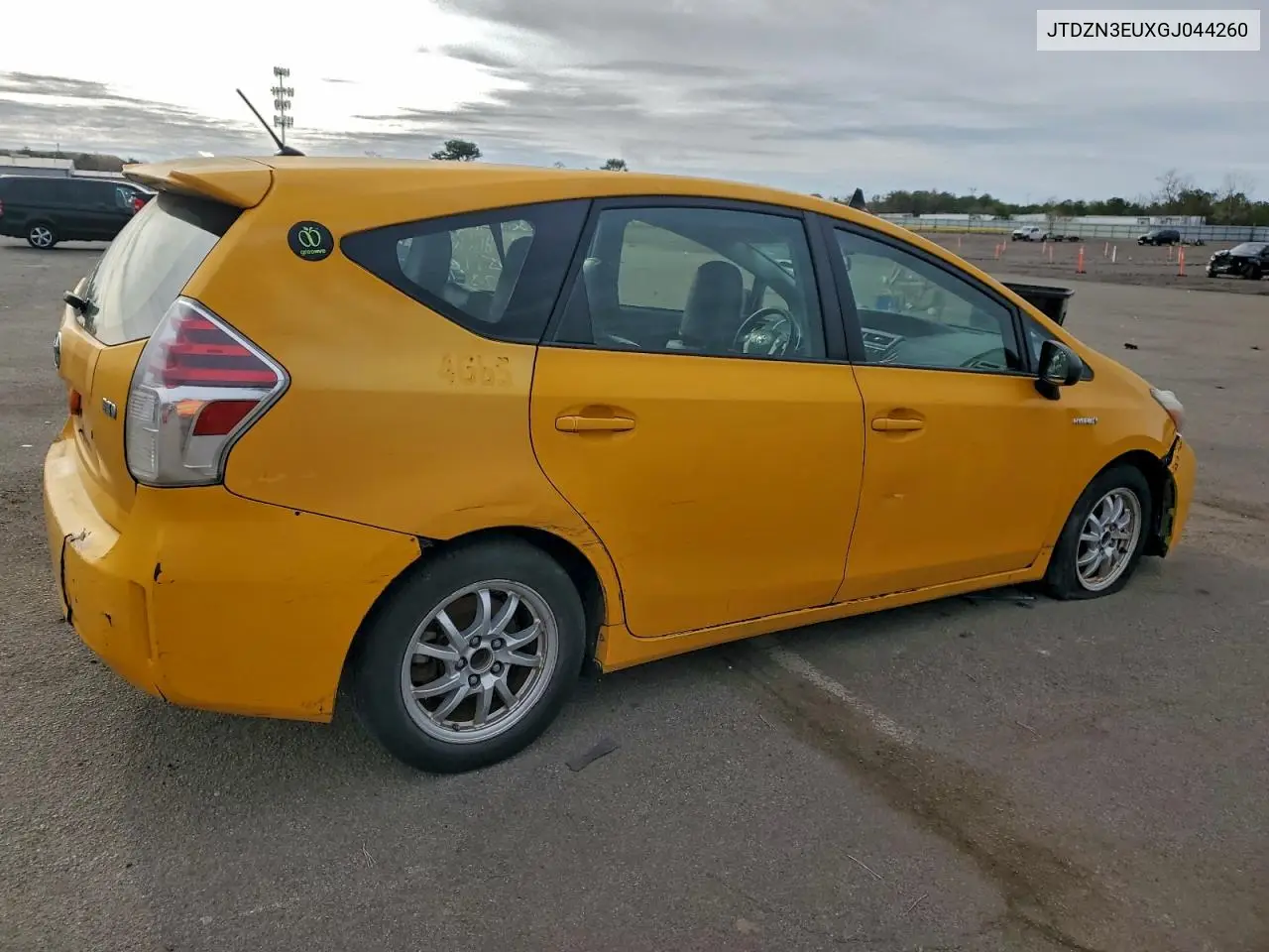 JTDZN3EUXGJ044260 2016 Toyota Prius V