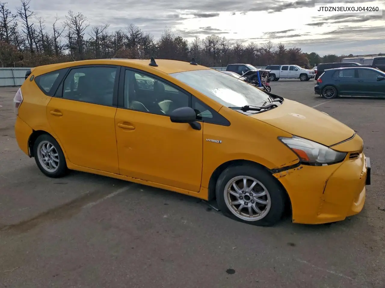 JTDZN3EUXGJ044260 2016 Toyota Prius V