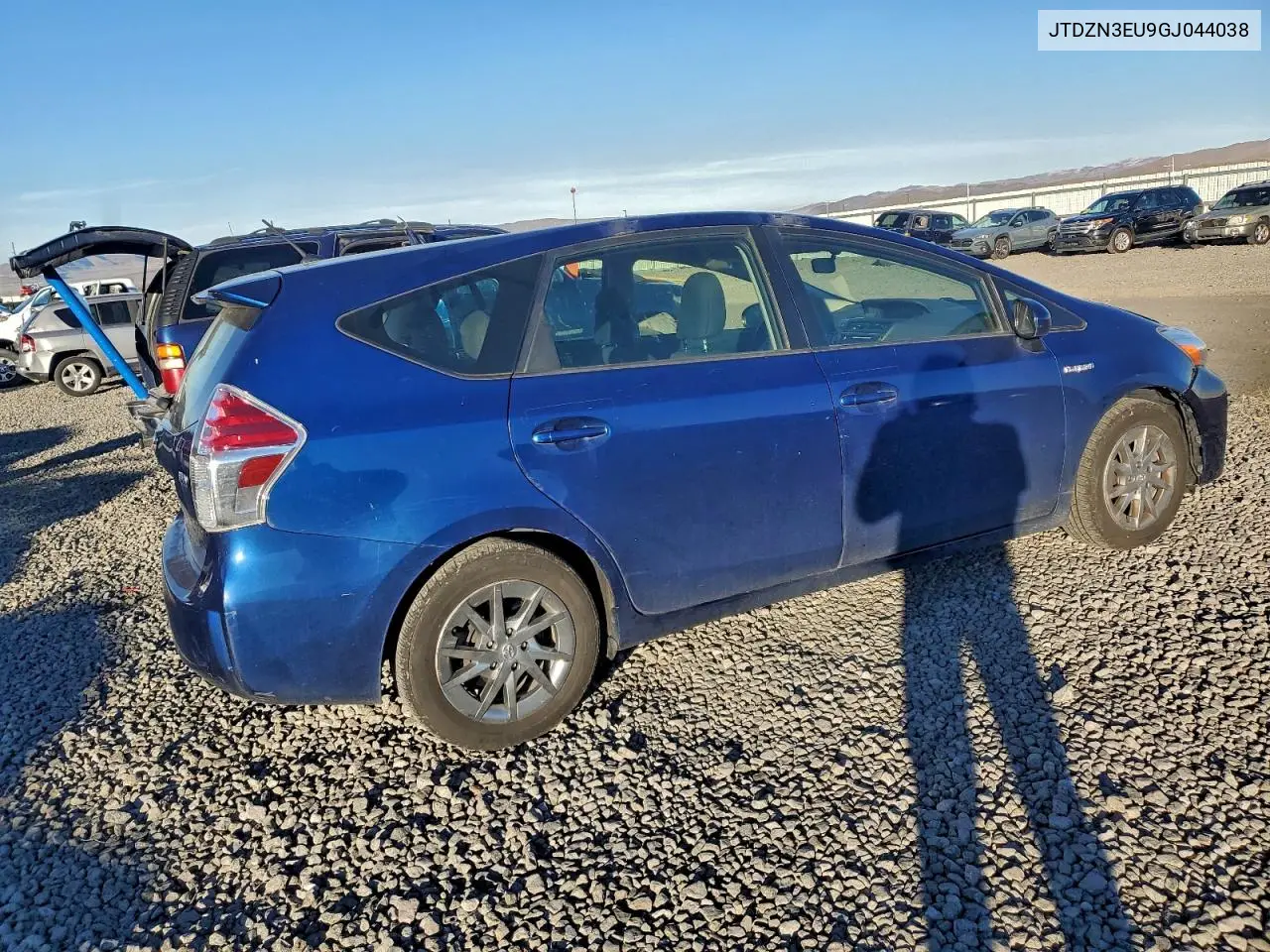 JTDZN3EU9GJ044038 2016 Toyota Prius V