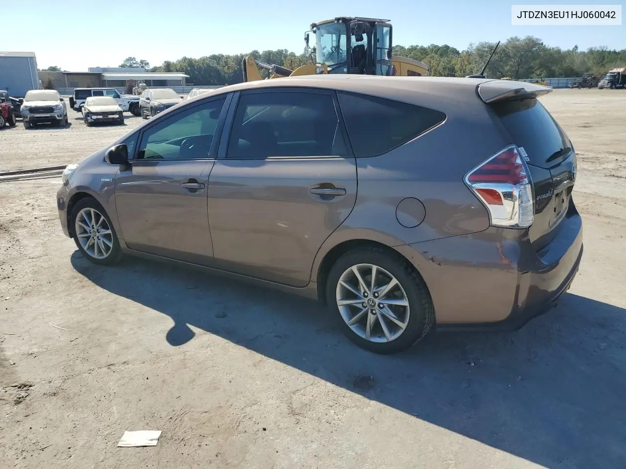 JTDZN3EU1HJ060042 2017 Toyota Prius V