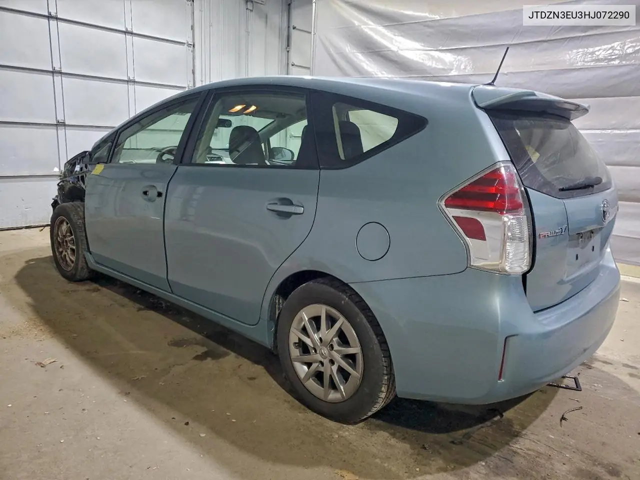 JTDZN3EU3HJ072290 2017 Toyota Prius V