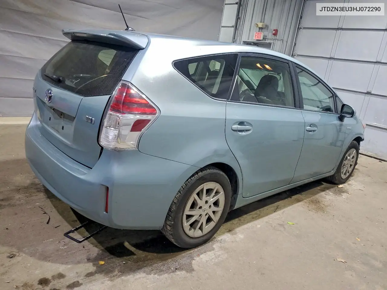 JTDZN3EU3HJ072290 2017 Toyota Prius V