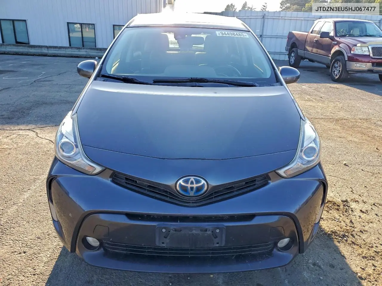JTDZN3EU5HJ067477 2017 Toyota Prius V