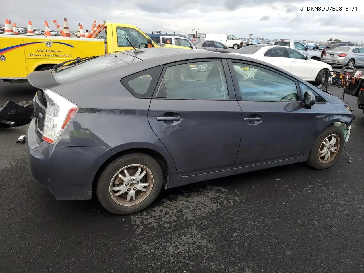 JTDKN3DU7B0313171 2011 Toyota Prius