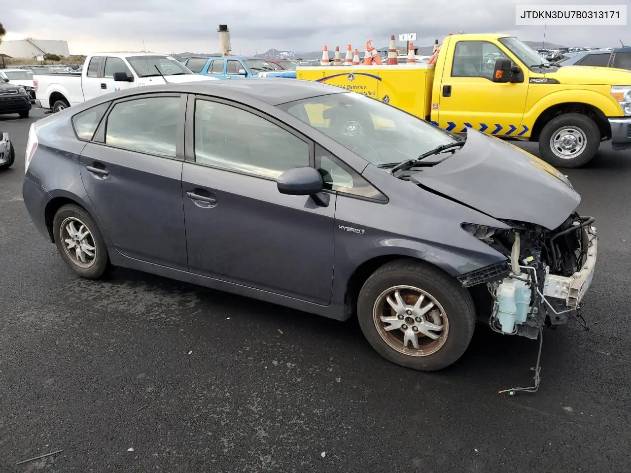JTDKN3DU7B0313171 2011 Toyota Prius