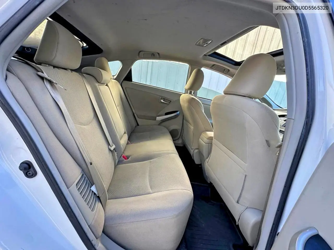 JTDKN3DU0D5565320 2013 Toyota Prius Three