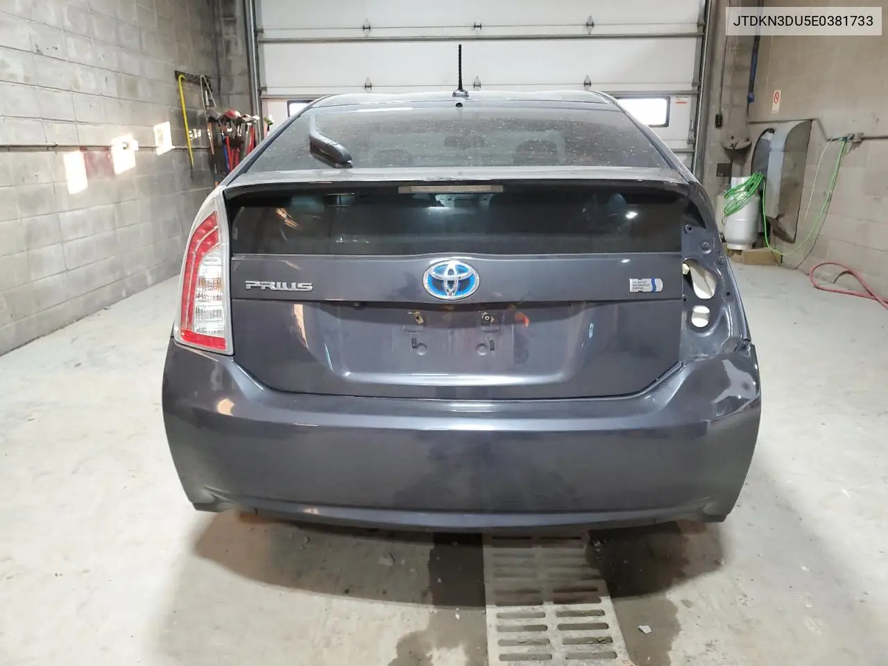 JTDKN3DU5E0381733 2014 Toyota Prius