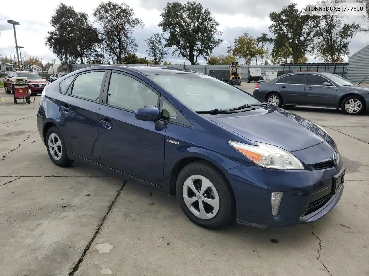 JTDKN3DUXE1777800 2014 Toyota Prius