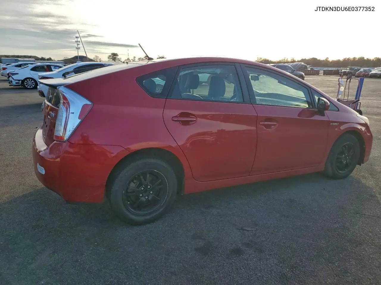 JTDKN3DU6E0377352 2014 Toyota Prius