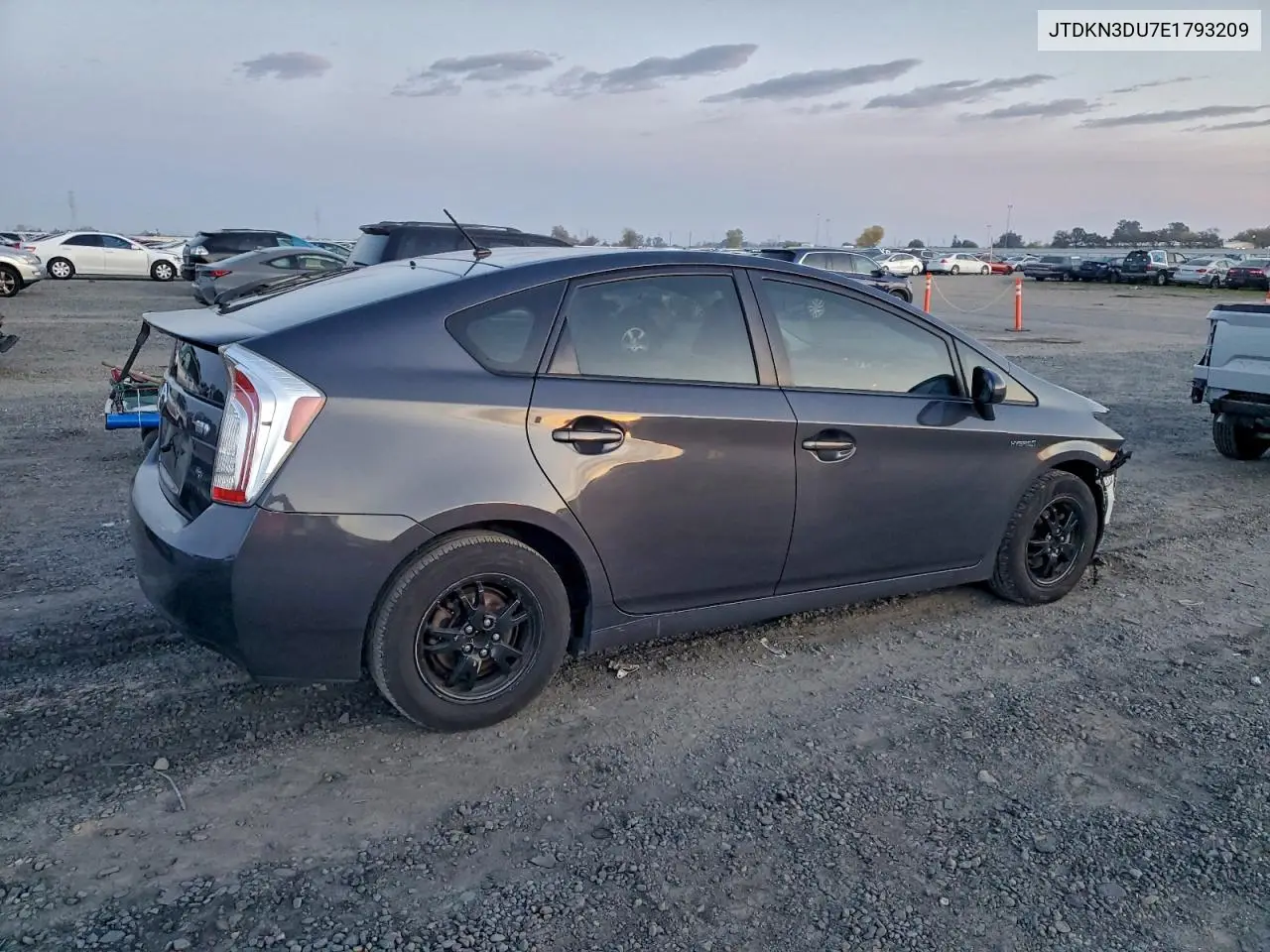 JTDKN3DU7E1793209 2014 Toyota Prius