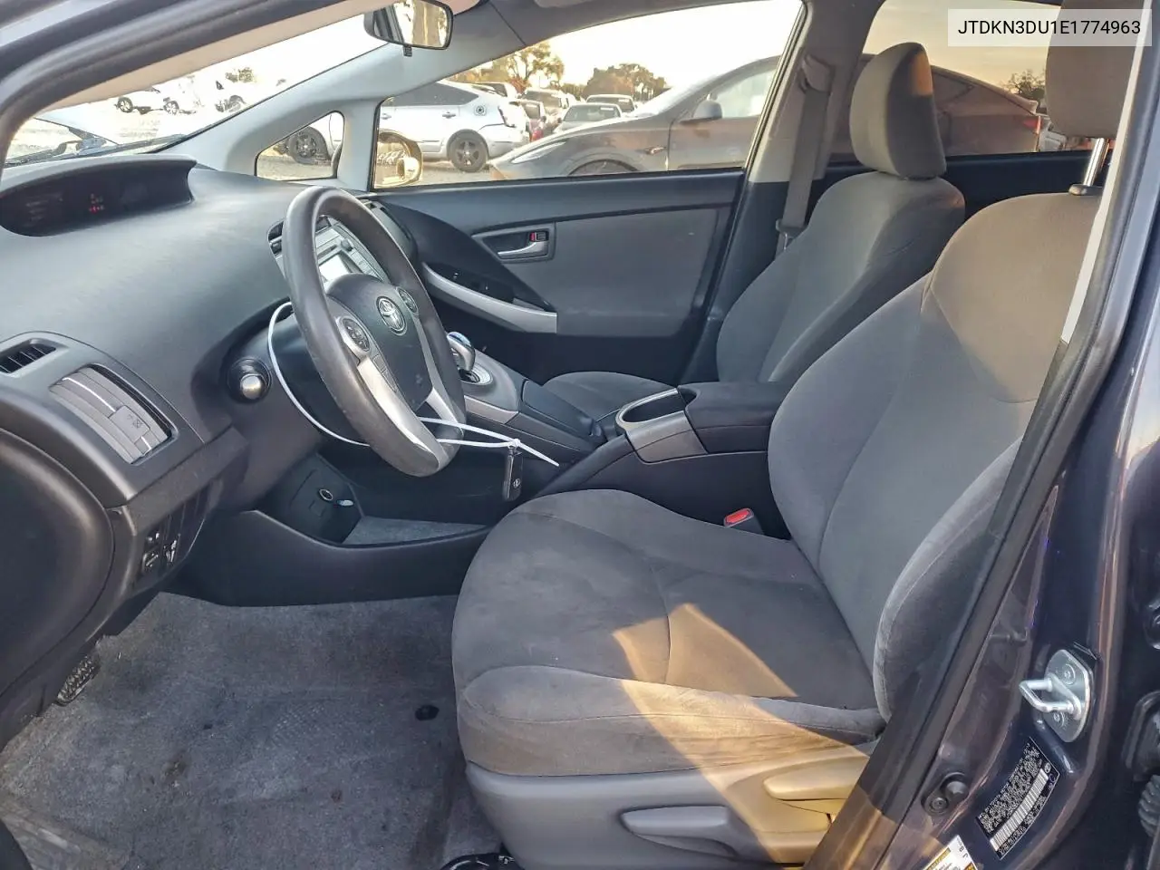JTDKN3DU1E1774963 2014 Toyota Prius