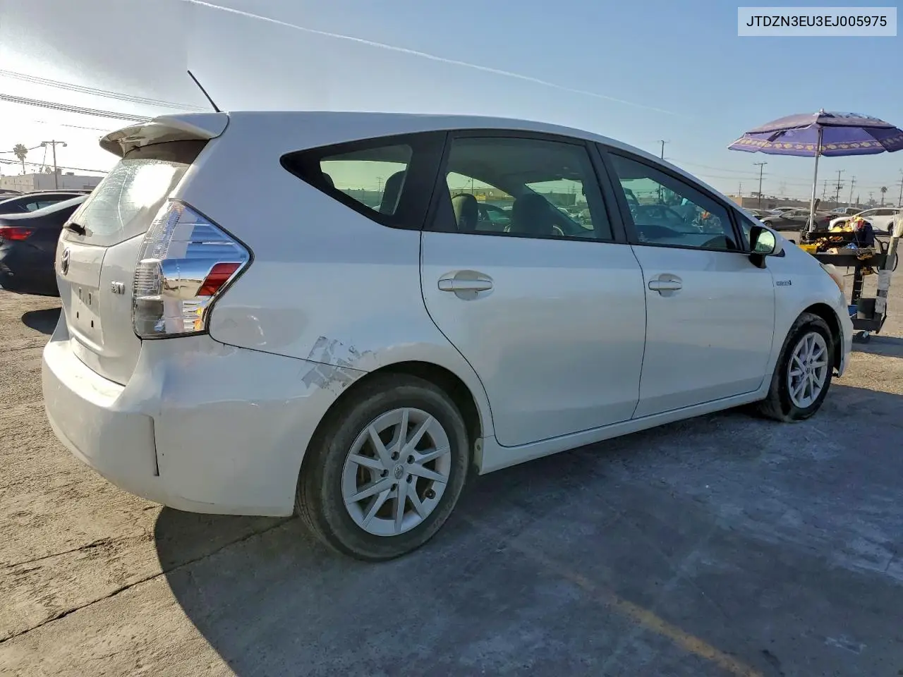 JTDZN3EU3EJ005975 2014 Toyota Prius V