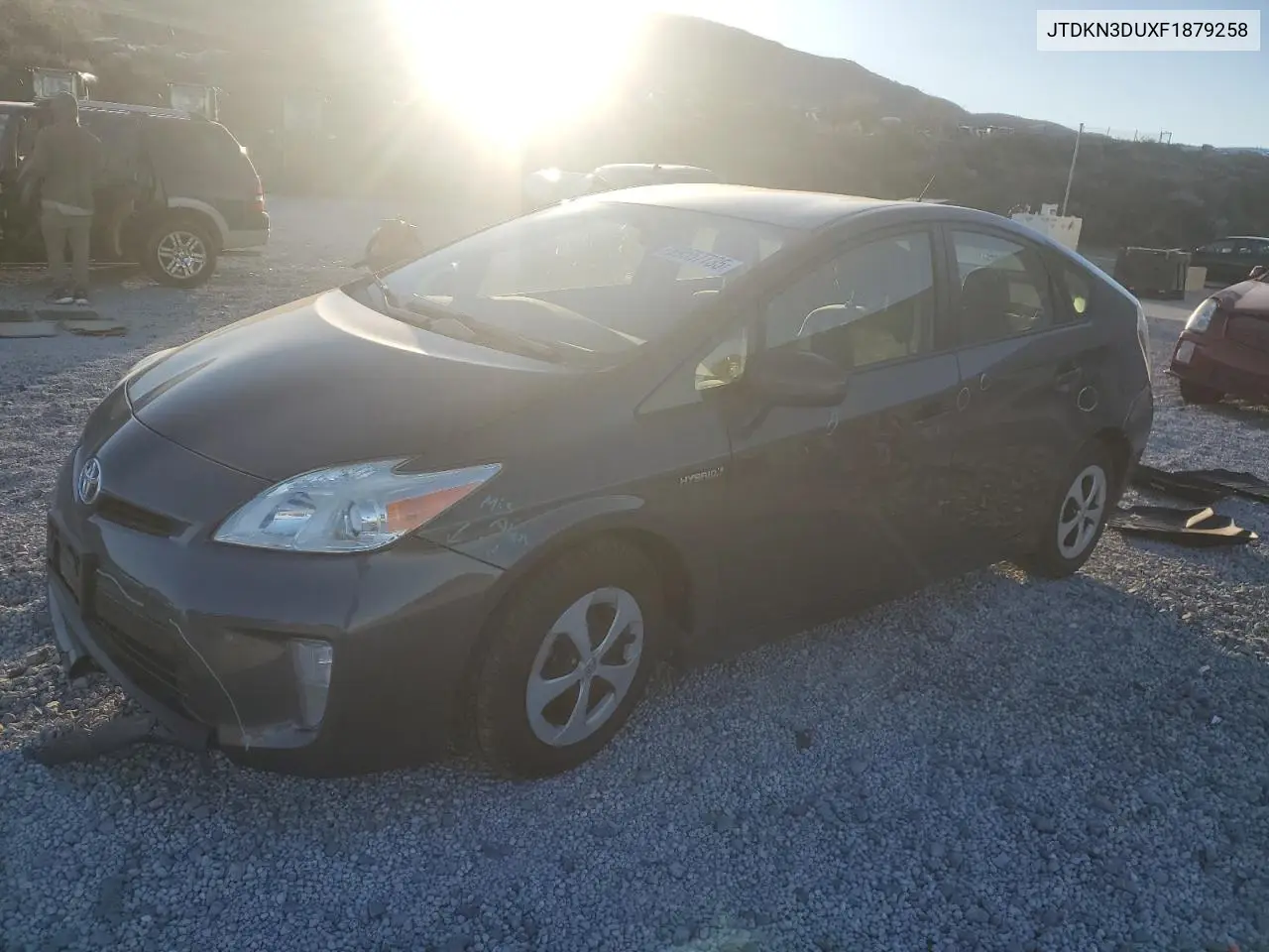 JTDKN3DUXF1879258 2015 Toyota Prius