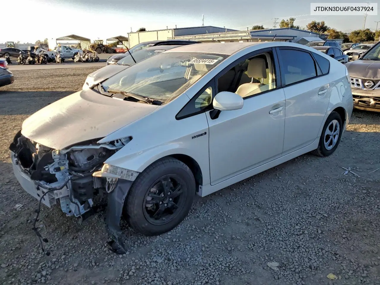 JTDKN3DU6F0437924 2015 Toyota Prius